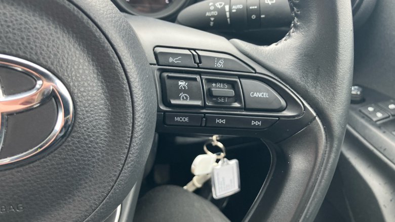 Toyota Yaris 1.5 Hybrid Design 5dr CVT Hybrid Hatchback